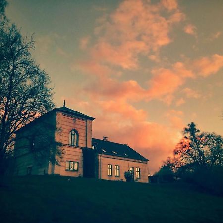 „Rentmeisterhaus Basedow“ Basedow  Buitenkant foto