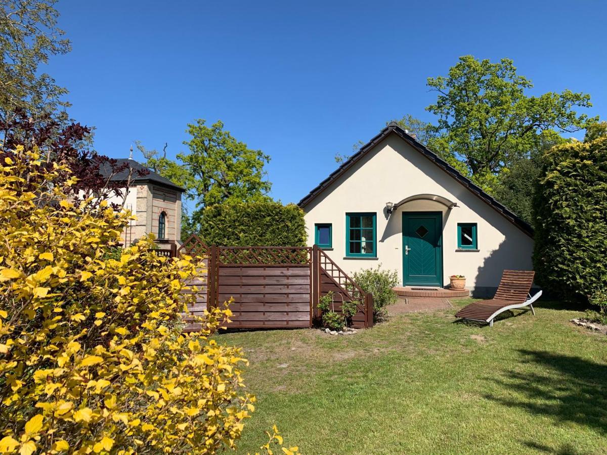 „Rentmeisterhaus Basedow“ Basedow  Buitenkant foto