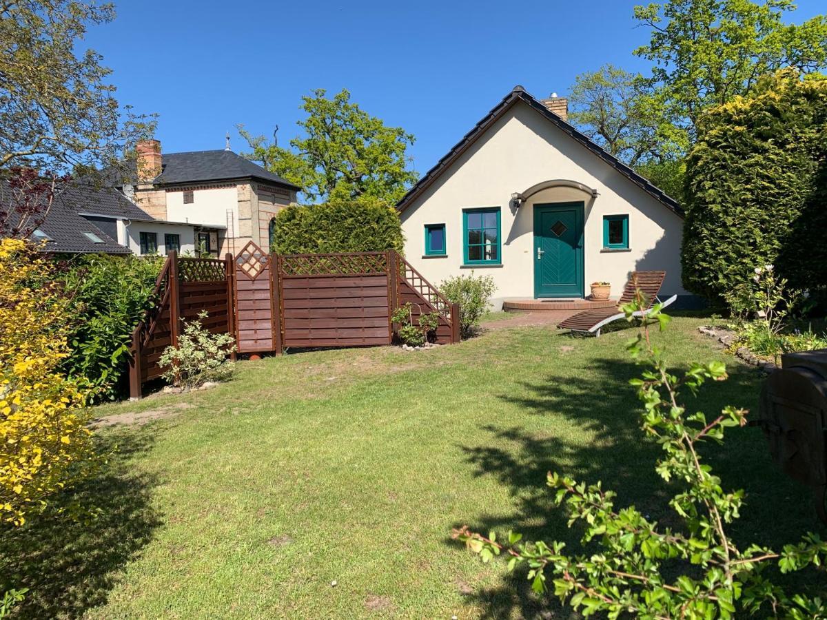 „Rentmeisterhaus Basedow“ Basedow  Buitenkant foto